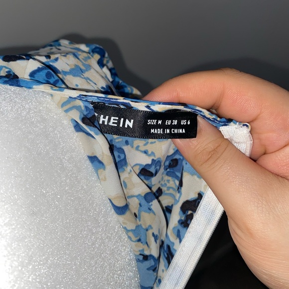 BRAND NEW FLORAL DRESS - Picture 8 of 9